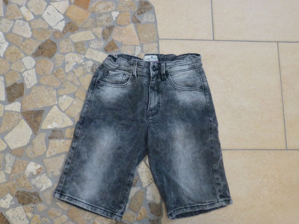 Tolle Tom Tailor Jeans Shorts,schwarz-grau,Gr.S,146 in Hille