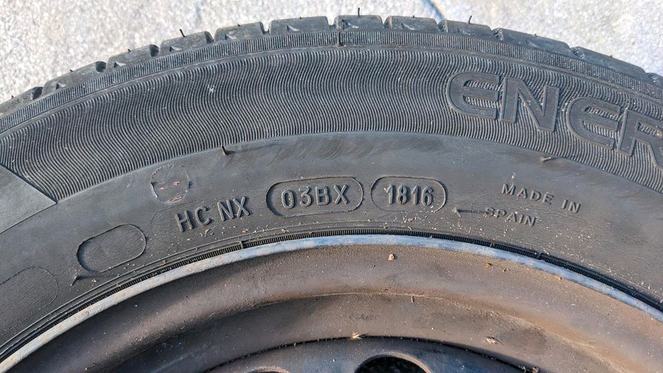 Michelin 185/65 R15 mit Felge vom W124 in Oldenburg