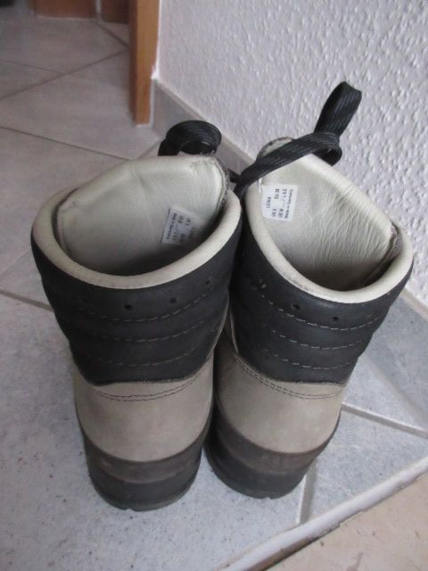 LOWA Wanderschuhe grau Gr. 5 Goretex in Mörfelden-Walldorf