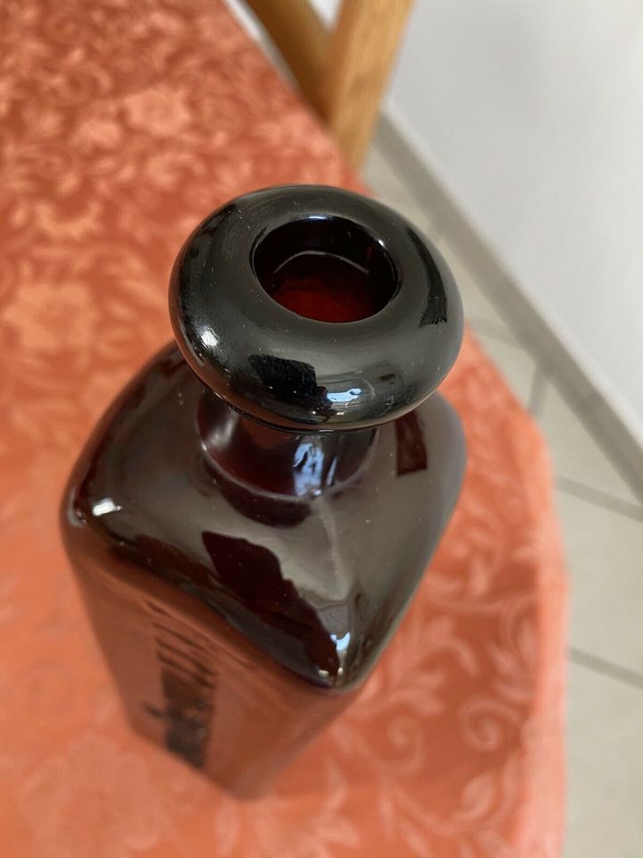 Alte Glas Flasche Glasflasche rot braun Ferromanganin Antik in Untersiemau