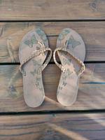 Zehensandalen Flipflops gr. 37 Schmetterlinge Schleswig-Holstein - Mönkeberg Vorschau