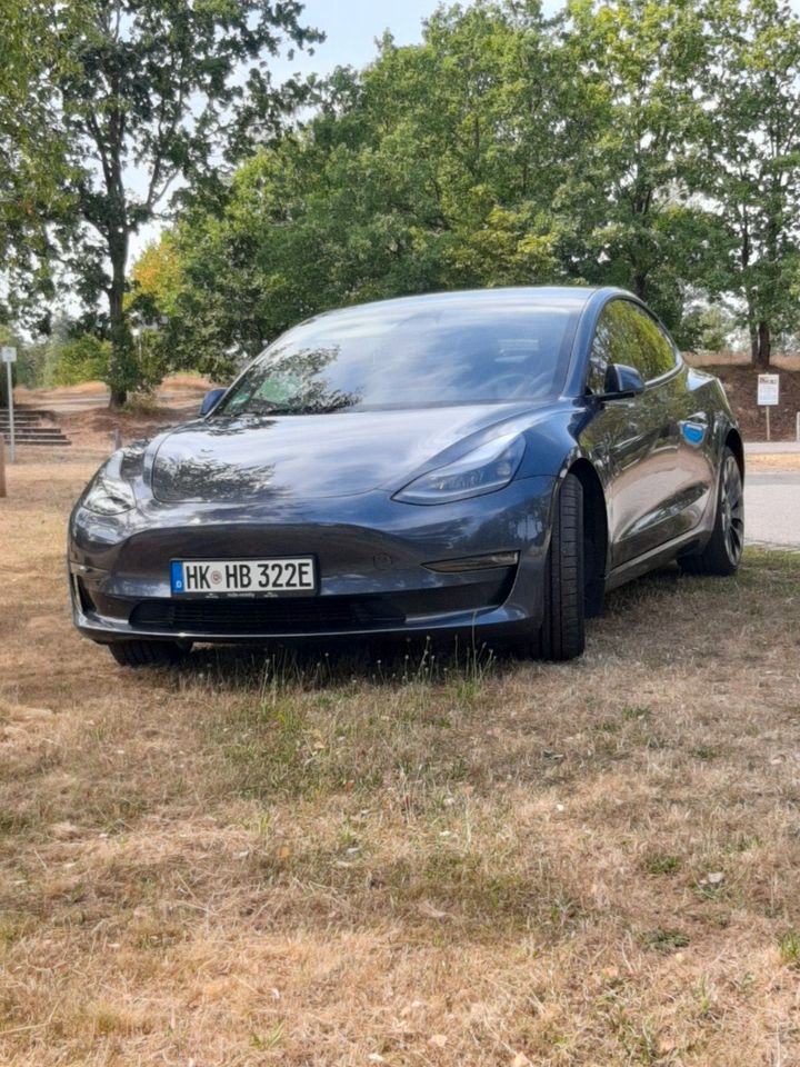 Tesla Model 3 Performance mieten - z.B. 24h inkl. 300 km für 199€ in Walsrode