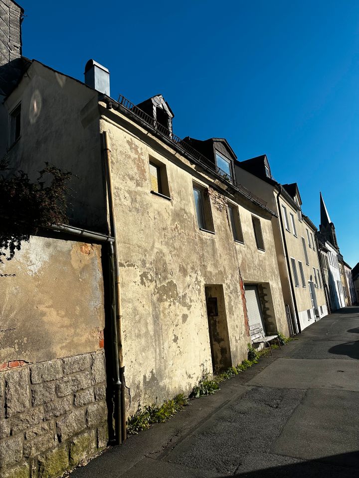 Einfamilienhaus in Münchberg: Sanierung oder Abriss in Münchberg