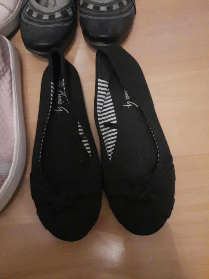 Sneaker Ballerinas Sportschuhe Schuhe 39 Tamaris Mustang ab in Leipzig