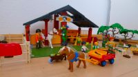 Reiterhof Pferdestall Playmobil 3120 viel zusätzliches Zubehör Berlin - Friedenau Vorschau