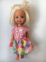 Spielzeugpuppe Kind Mädchen blondes Haar mit Kleid Püppchen Süd - Niederrad Vorschau