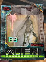 Hasbro - Alien Resurrection - New Born Alien - Movie Edition Nordrhein-Westfalen - Hürth Vorschau