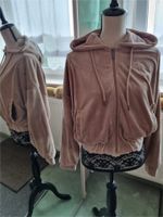 Kurz-Jacke langer Arm beige braun mit Kapuze Karl Kani Gr. XS NEU Sachsen - Riesa Vorschau