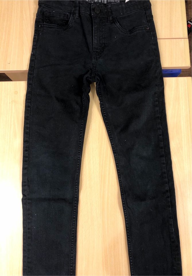 Jeans, joggers, H&M, Gr 146, 152, Jungen in Wittorf