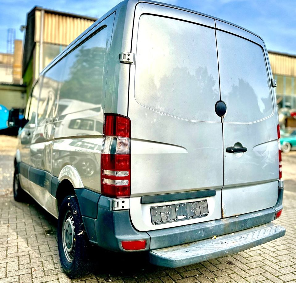 Mercedes-Benz Sprinter BRILLANTSILBER METALLIC *Defekt* in Essen