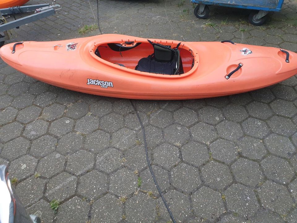 Kajak / Kayak / Wildwasser Boot - Jackson Villain in Essen