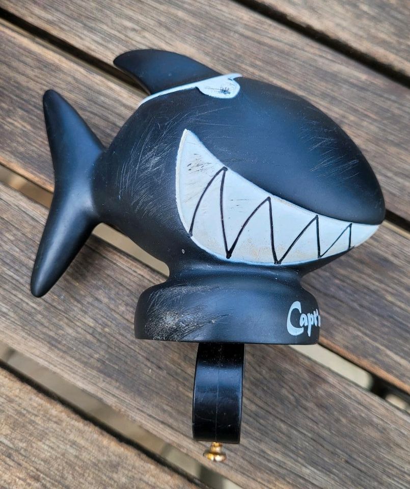 Capt'n Sharky Set Helm Fahrradtasche Klingel in Duisburg