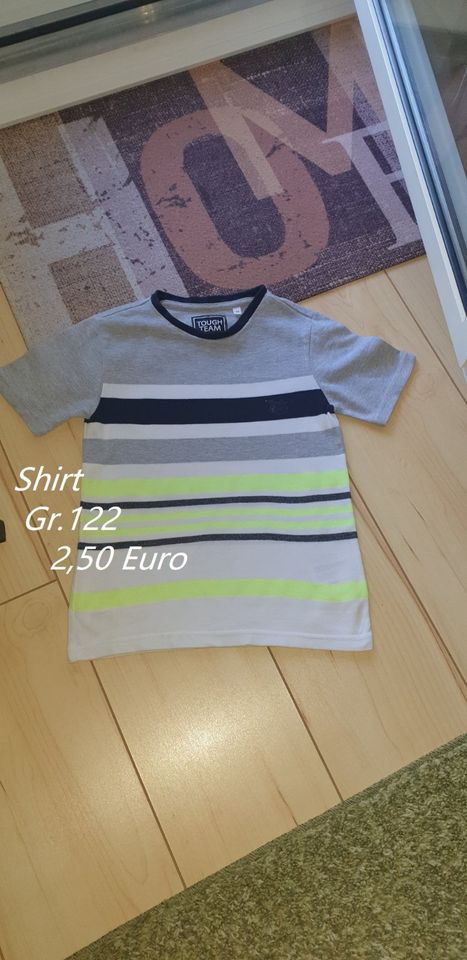 Shirts/T.Shirts ,Shorts Gr.122/128 H&M,C&A.... in Düren