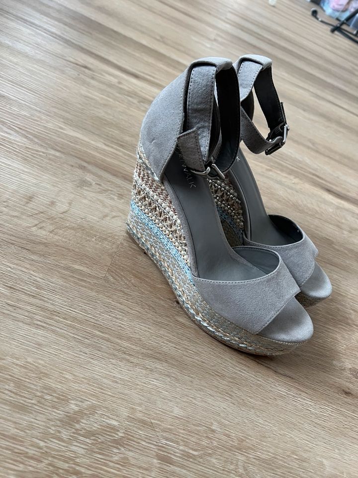 Wedges Keilsandalen high heels sandalen in Massenbachhausen