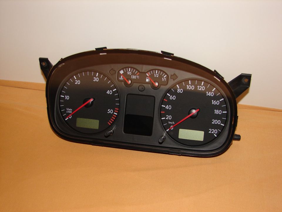 VW Tacho Cluster 7D0920821D T4 MFA überholt mit Gewährleistung. in Groß Vollstedt