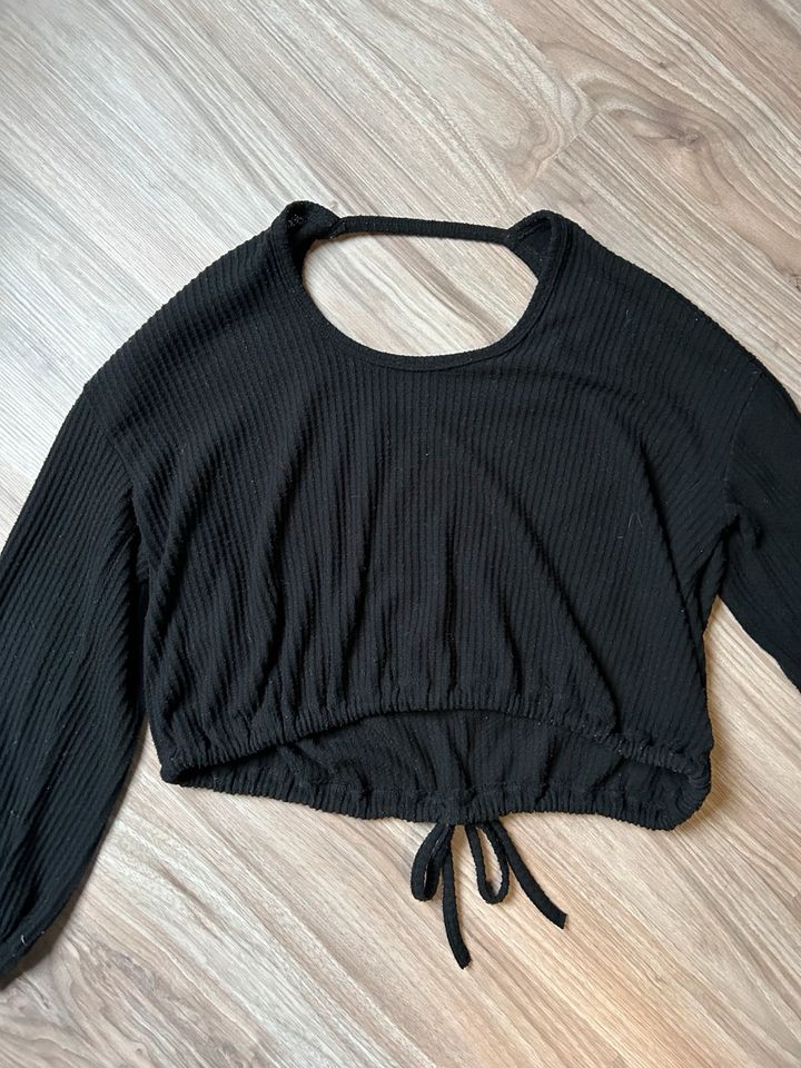 Hollister Strickpullover rückenfrei (schwarz) S in Mannheim