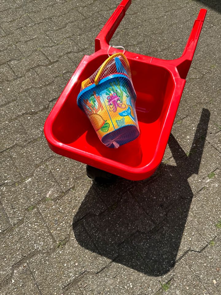 Wader Schubkarre mit Sandkasten Spielzeug in Gelsenkirchen