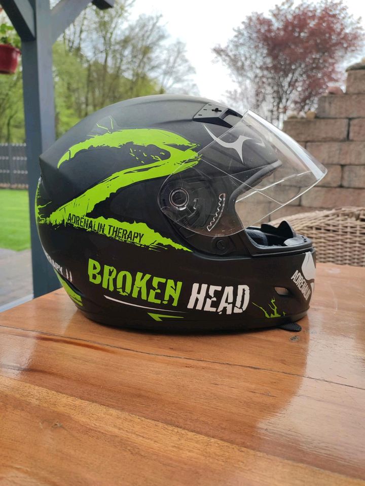 Motorrad Kleidung und zwei Helme (Broken Head GRATIS) in Duisburg