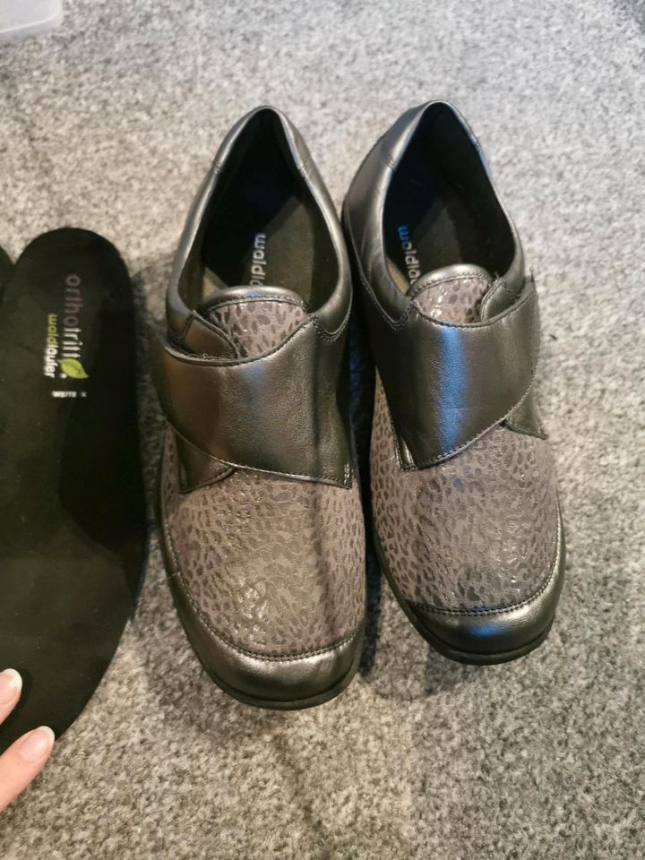 Neuwertige Waldläufer Schuhe * Klett * Größe 5/38 * Weite K in Lienen