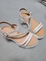 Sandalen Größe 38 Plateau Absatz neuwertig Glitzer Sommer Schuhe Saarland - Saarlouis Vorschau