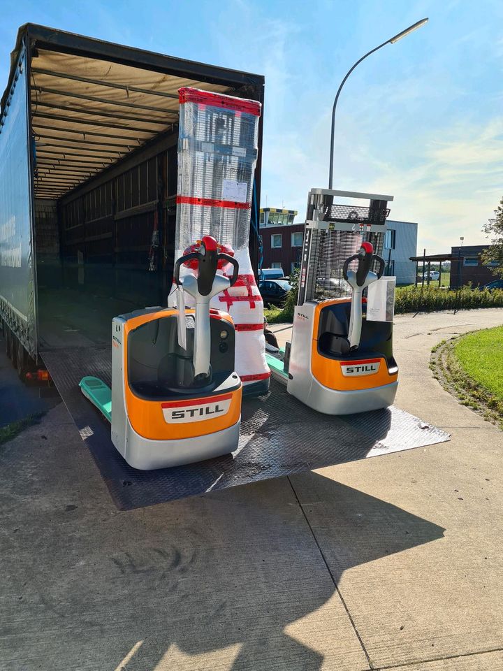 Transport Traktor Radlader Stapler Bagger Unimog Arbeitsbühnen in Hamburg