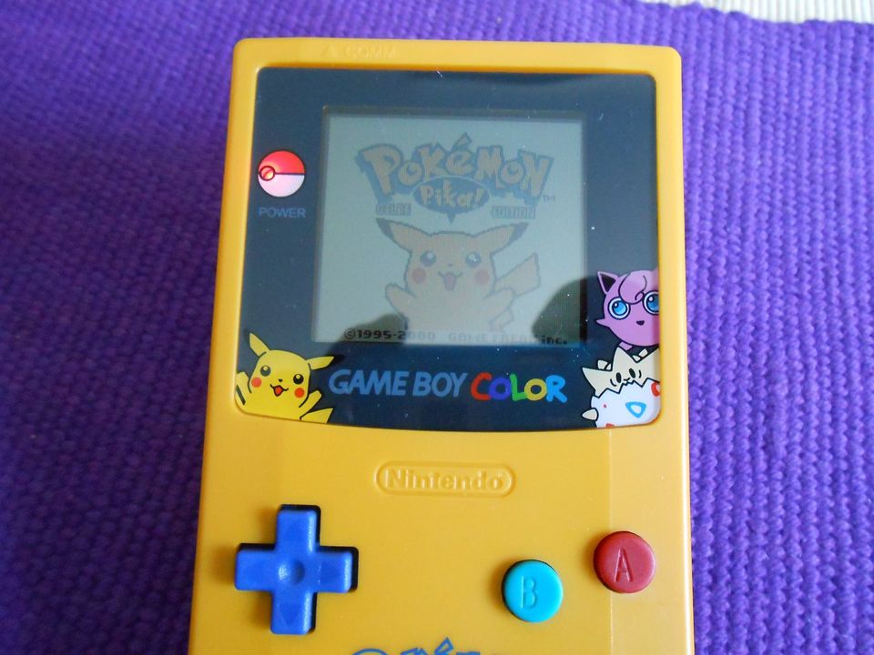 GameBoy Color - Pokemon Design + Pokemon Gelbe Edition . in Geldern