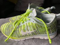 Nike Turnschuhe Sneaker neon Größe 39 Mecklenburg-Vorpommern - Elmenhorst bei Grevesmühlen Vorschau