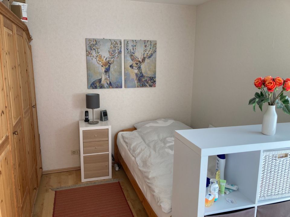 2-Zimmer-Wohnung 48 qm, TG, Balkon, EBK in Kiel