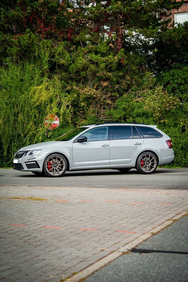 Octavia Combi 2.0 TSI DSG RS 245, 180 kW 1. Hand in Lüneburg