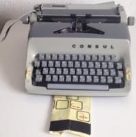 alte Reiseschreibmaschine Consul mit Koffer (DDR) Sachsen - Kesselsdorf Vorschau