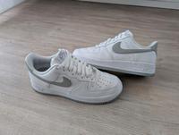 Originale Nike Air Force 1 07 Sneaker Grau Weiß 42 Neuwertig Bayern - Kempten Vorschau