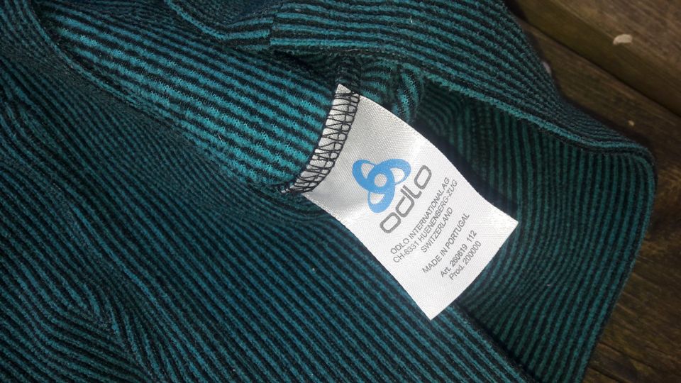 Odlo Fleece Pullover mit Kaputze grün Streifen 140 in Glonn