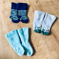 Socken blau grau geringelt Auto Gr. 0-6 Monate 3 Stk. Nordrhein-Westfalen - Herne Vorschau