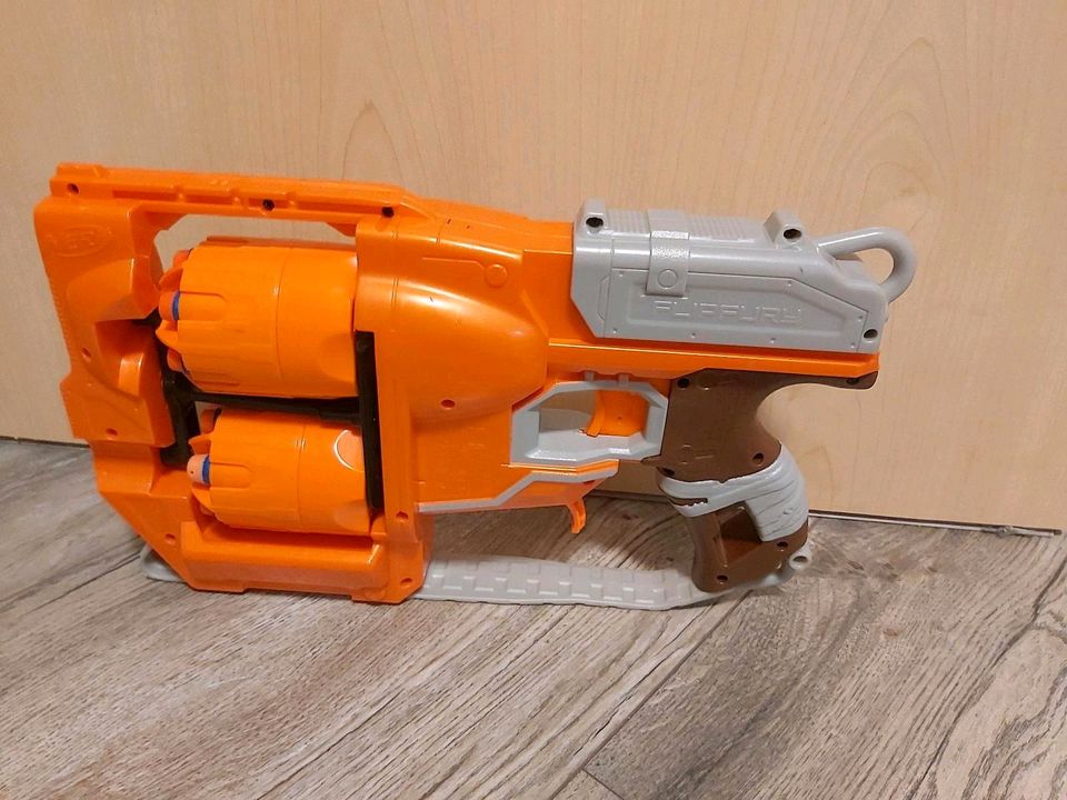 Nerf Flipfury mit Zubehör in Rostock