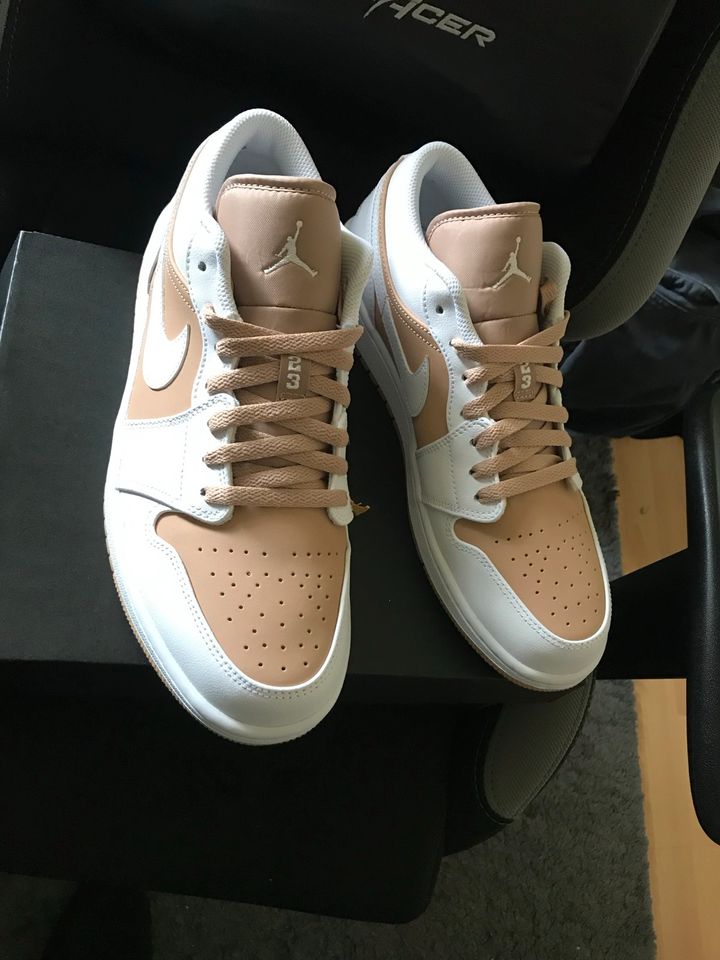 Nike Air Jordan 1 low Brown White Hemp gum 42,5 braun weiß in Frankfurt am Main