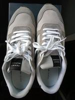 Tommy Hilfiger Sneaker New Runner Eva Mix Größe 44 zu verkaufen Niedersachsen - Reppenstedt Vorschau