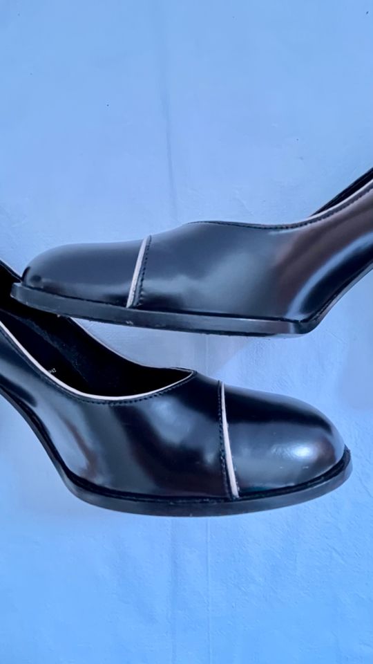 Prada Pumps in Schwarz, Lackleder, Block Absatz, Größe 36 in Stuttgart