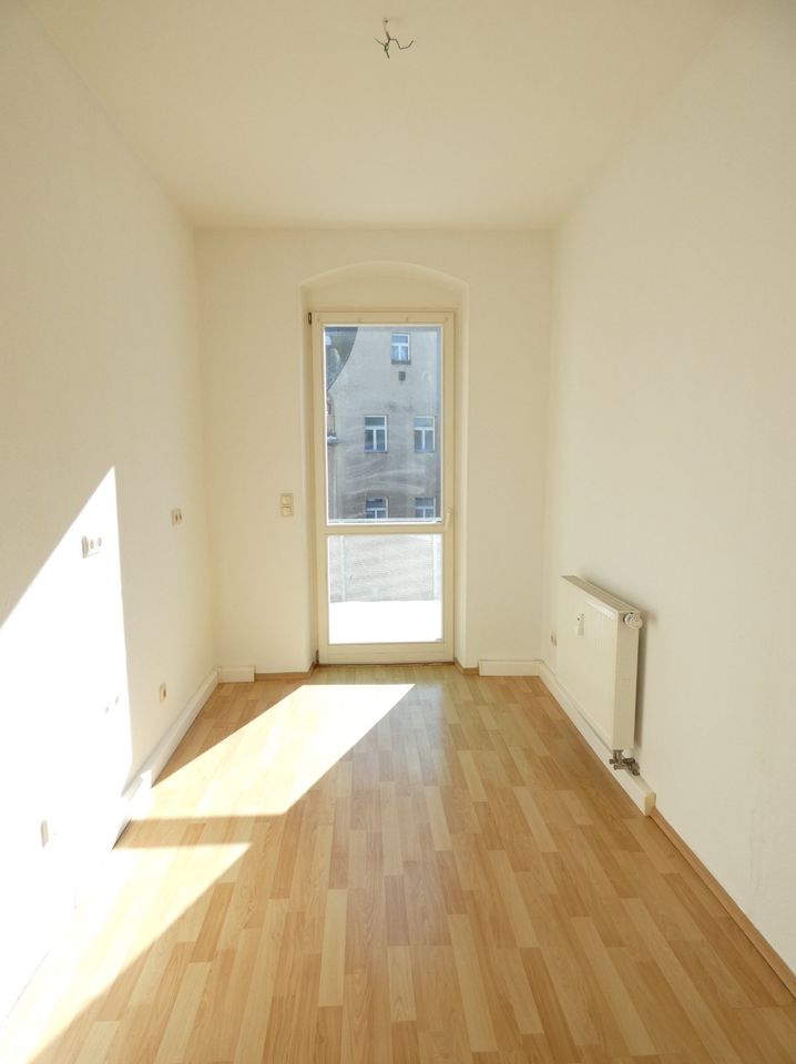 Tolle 5-Raum-Wohnung (150 m²) mit großem Balkon, 2 Bädern & 2 PKW-Stellplätzen mitten in Annaberg! in Annaberg-Buchholz