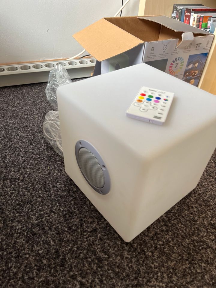 Color Cube Bluetooth Box in Sonsbeck