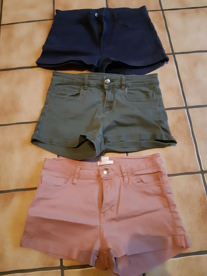 3er Pack H&M Shorts Größe 34 in Hammersbach