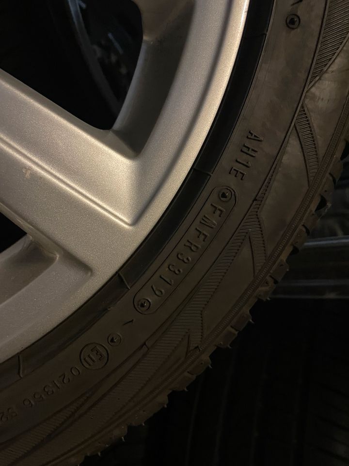 Polo 6R Audi A1 215/45 R16 90V Winterräder Winterreifen WR Alu in Karben