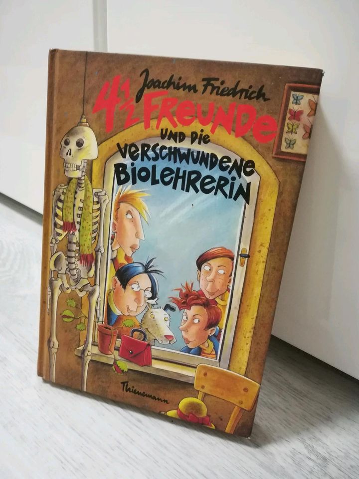 Buch "4 1/2 Freunde und die verschwundene Biolehrerin" in Wölfersheim