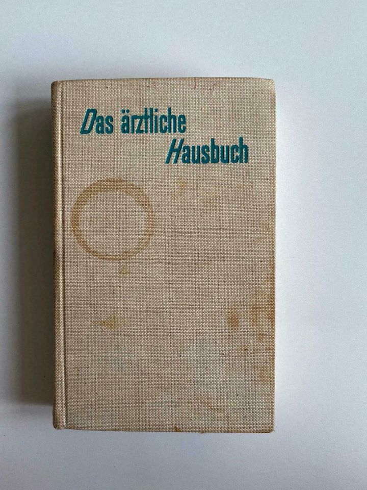 “Das ärztliche Hausbuch”, 1959 7. Auflage; Bertelsmann Zustand: G in Frankfurt am Main