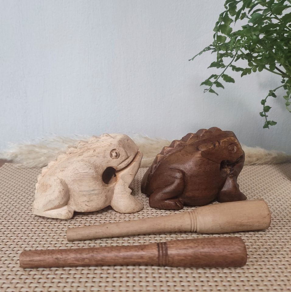 2 Stück Klangfrosch Frosch Raspel Percussion *Neu* in Lüchow