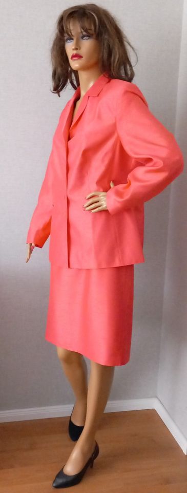 GERRY WEBER Wunderschöner Damen Kostüm Koralle 42-44 NEUWERTIG !! in Neuss