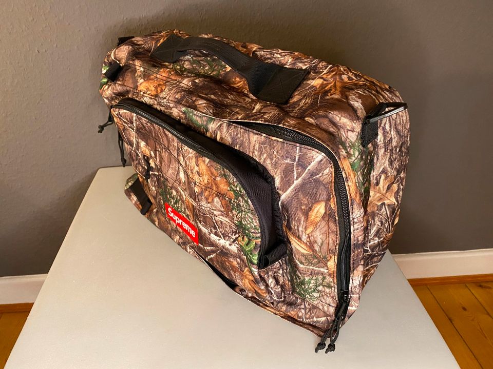 NEU! Supreme Duffle Bag/Tasche Real Tree Camo in Hamburg Barmbek