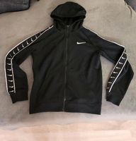 Nike air Trainingsjacke Jacke Hoodie Gr. 137/147 Gr. 140/146 Schleswig-Holstein - Kaltenkirchen Vorschau