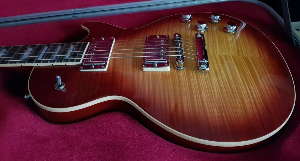 Gibson Les Paul Standard HP 2017 mit Alucase - wie neu in Erolzheim