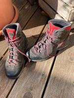 Lowa Trekking Wanderschuhe Wanderstiefel 41 Sachsen-Anhalt - Magdeburg Vorschau