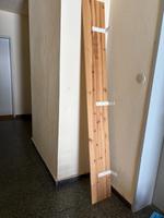 Massivholzplatte / Wandregal mit Wandhalterung, ca. 200x27cm. Hessen - Hanau Vorschau